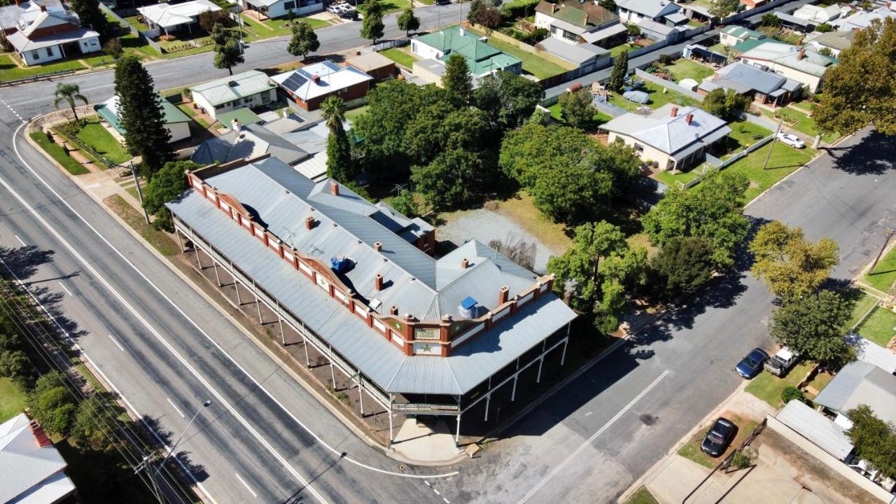 Historic Star Lodge And Station Masters House ナランデラ エクステリア 写真