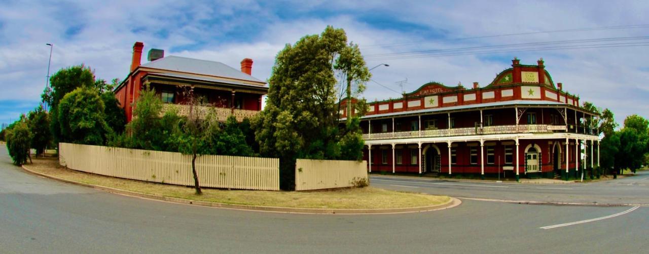 Historic Star Lodge And Station Masters House ナランデラ エクステリア 写真