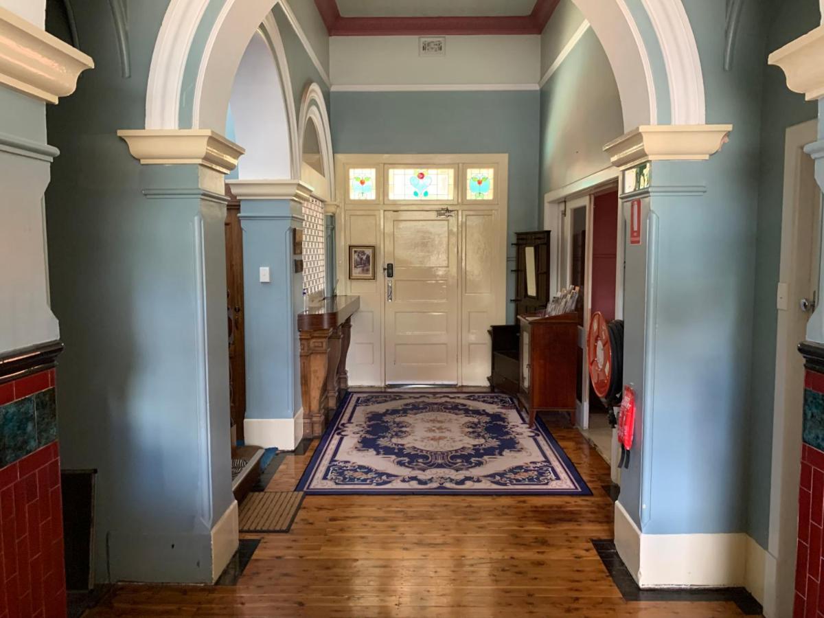Historic Star Lodge And Station Masters House ナランデラ エクステリア 写真
