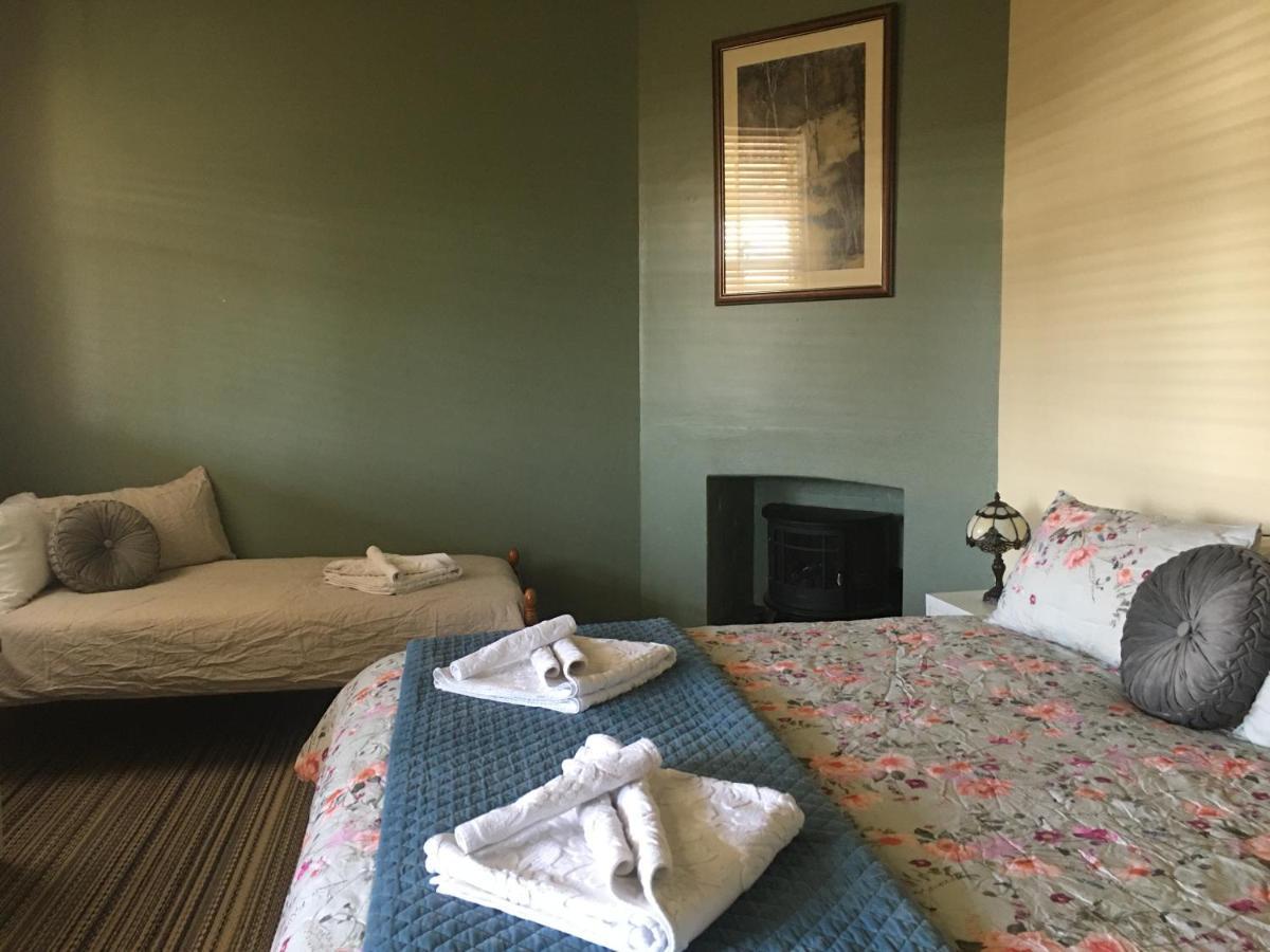 Historic Star Lodge And Station Masters House ナランデラ エクステリア 写真