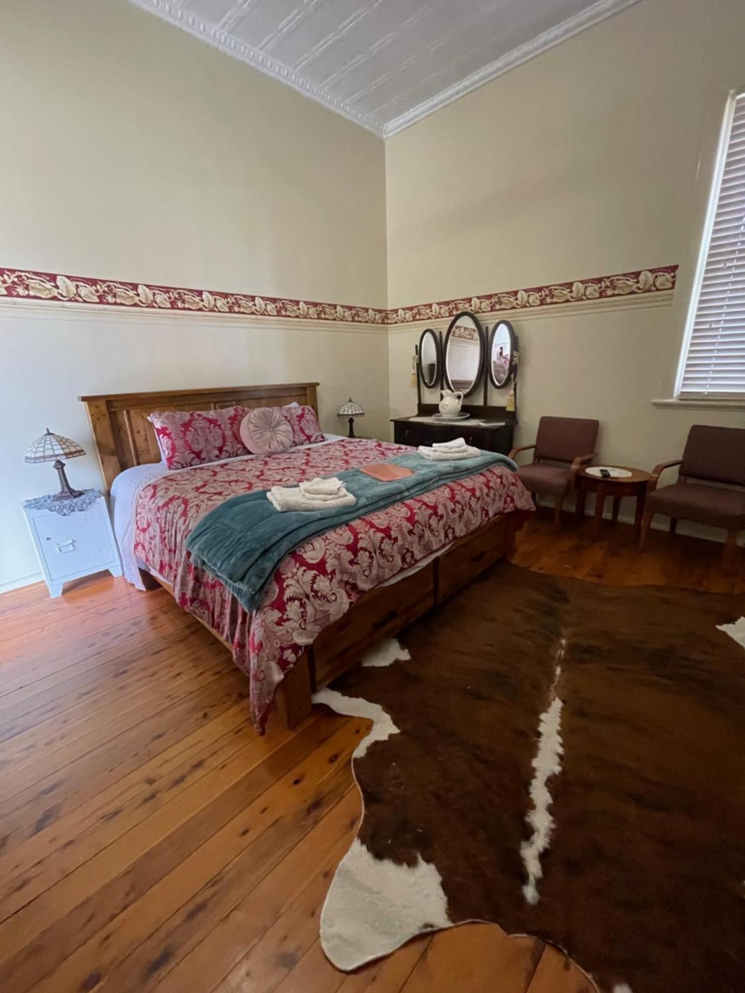 Historic Star Lodge And Station Masters House ナランデラ エクステリア 写真